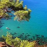 Nomad's Nook - Mediterranean Boho Escape * Polis