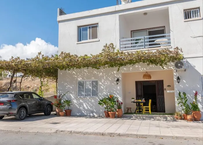 Nomad's Nook - Mediterranean Boho Escape *