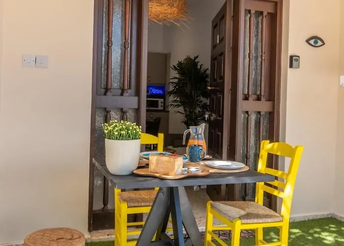 Nomad's Nook - Mediterranean Boho Escape