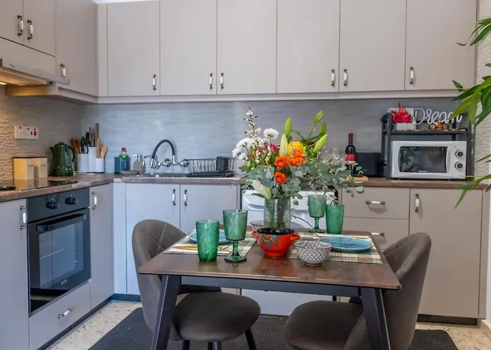 Nomad's Nook - Mediterranean Boho Escape アパート Polis