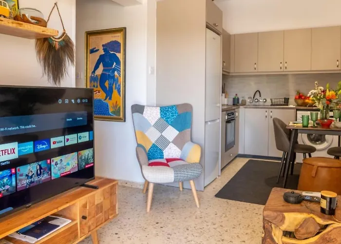 Nomad's Nook - Mediterranean Boho Escape アパート *