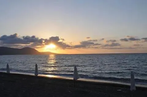 Nomad's Nook - Mediterranean Boho Escape アパート Polis